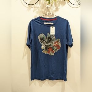 Robert Graham T-shirt for men in size Medium. Classic Fit. NWT.